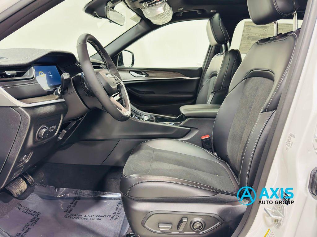 new 2026 Jeep Grand Cherokee car, priced at $48,680