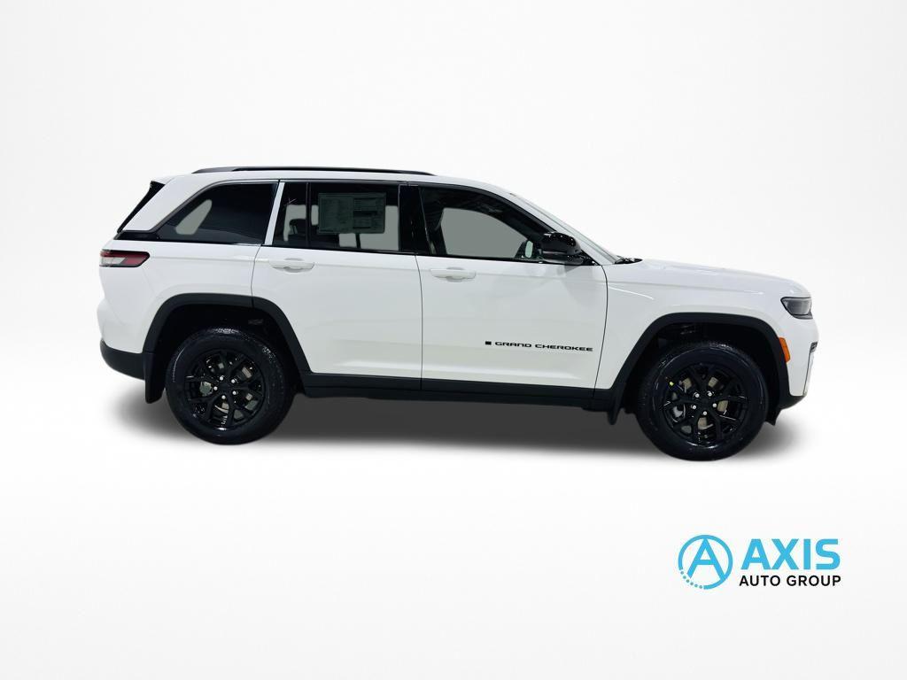 new 2026 Jeep Grand Cherokee car, priced at $48,680