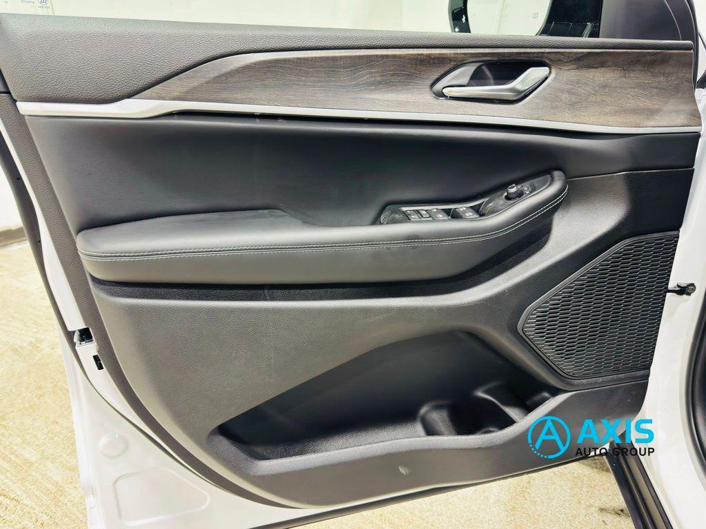 new 2026 Jeep Grand Cherokee car, priced at $48,680