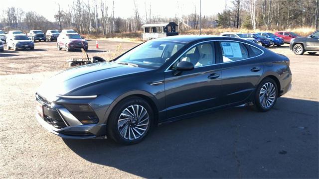 used 2025 Hyundai Sonata Hybrid car, priced at $27,993