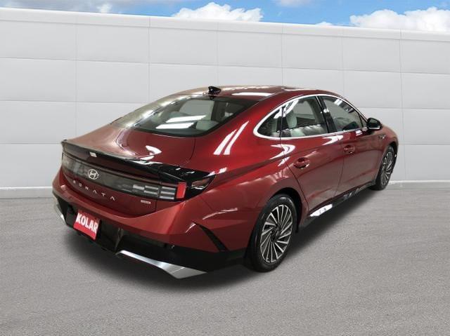 used 2025 Hyundai Sonata Hybrid car, priced at $27,497