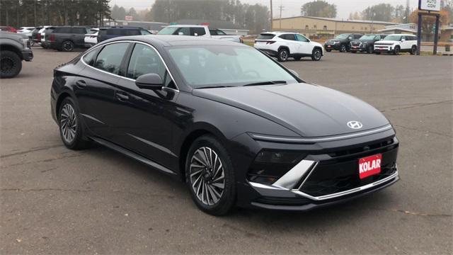 used 2024 Hyundai Sonata Hybrid car, priced at $33,297