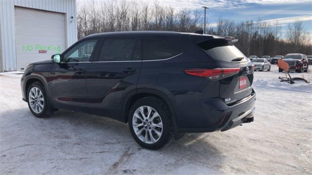 used 2021 Toyota Highlander car, priced at $35,498