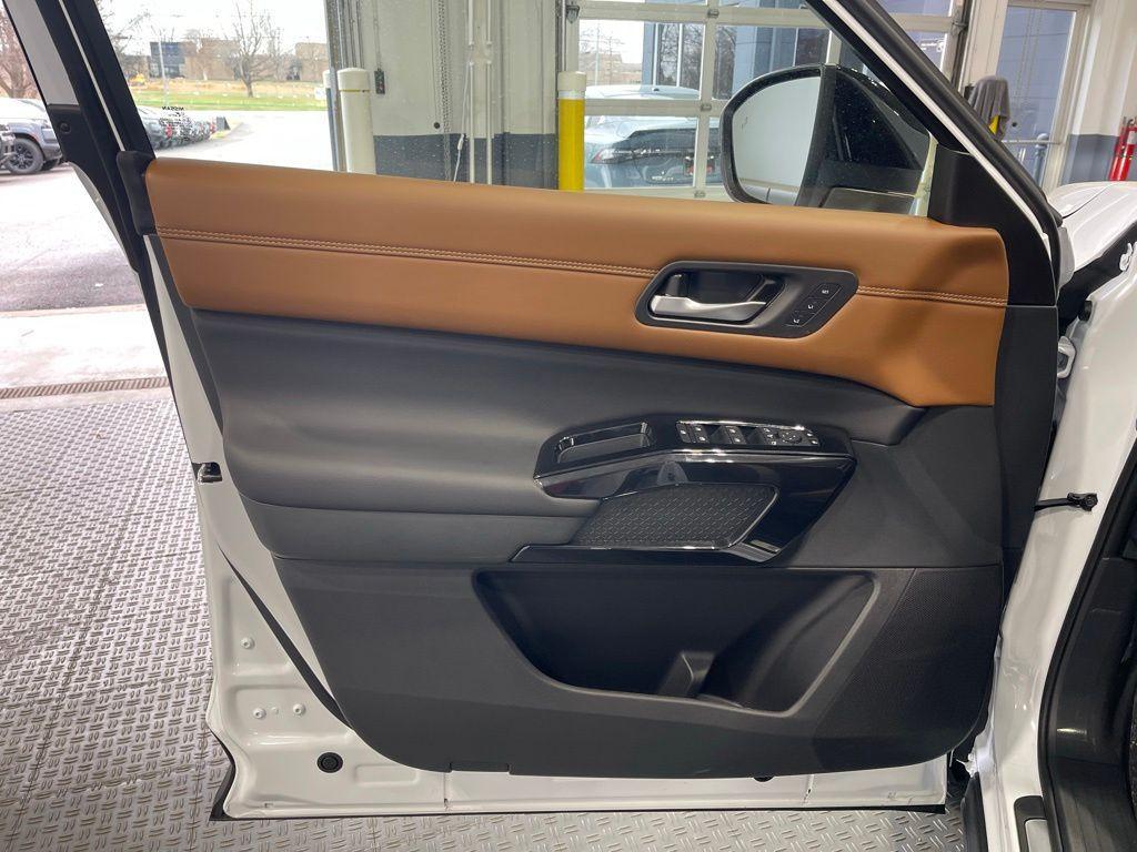 new 2026 Nissan Pathfinder car, priced at $46,302