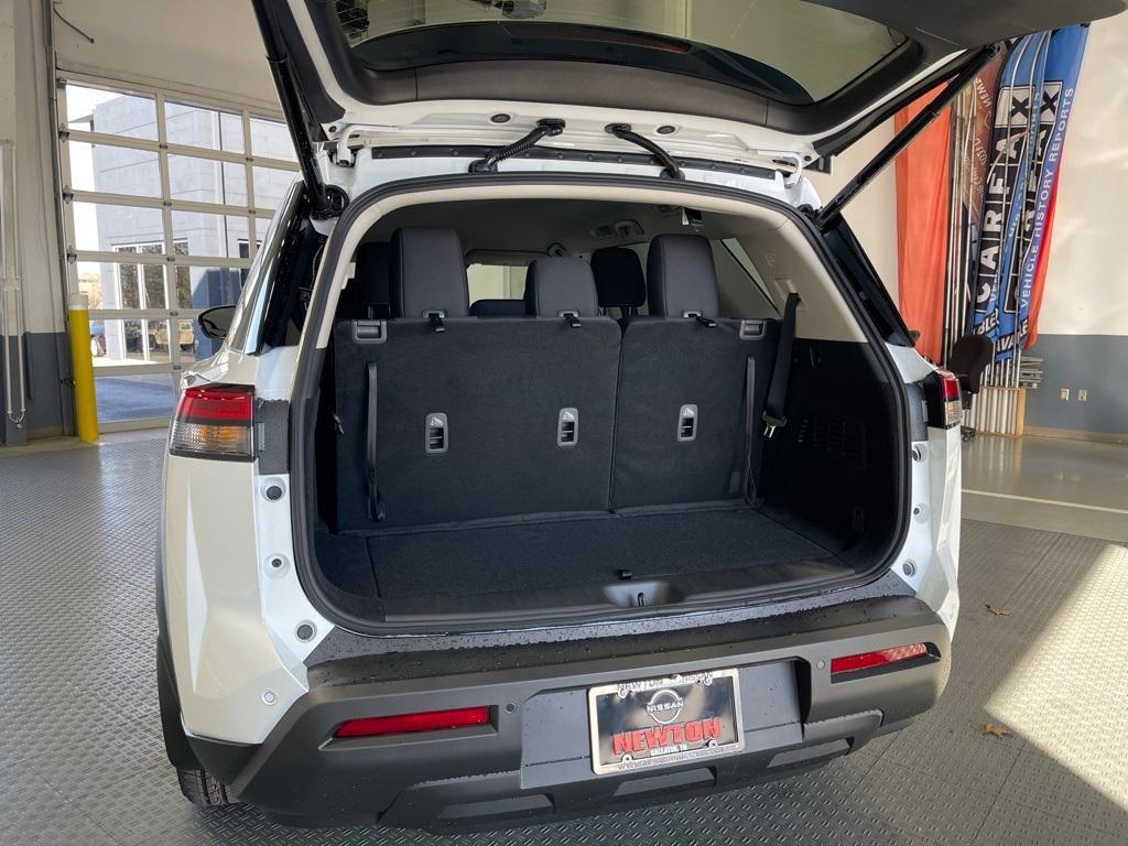 new 2025 Nissan Pathfinder car, priced at $34,262