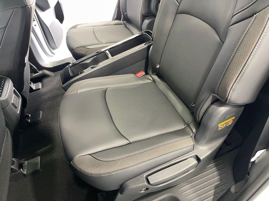 new 2026 Nissan Pathfinder car, priced at $43,992