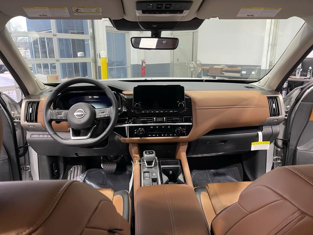 new 2025 Nissan Pathfinder car, priced at $43,895