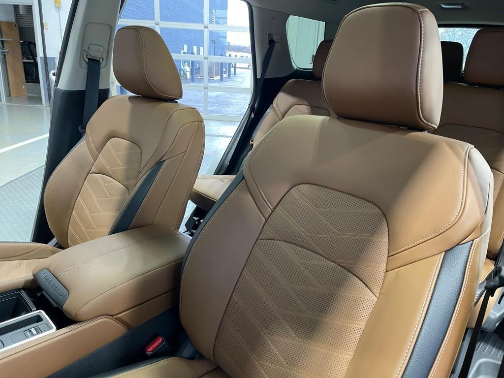 new 2025 Nissan Pathfinder car, priced at $43,895