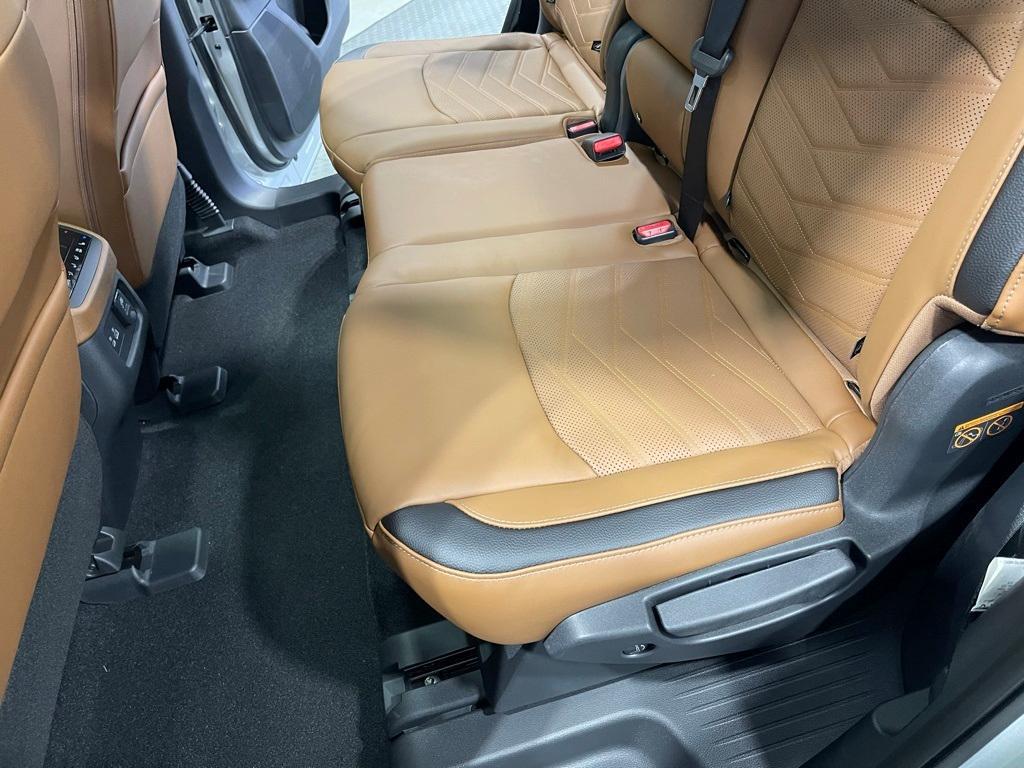 new 2025 Nissan Pathfinder car, priced at $43,895