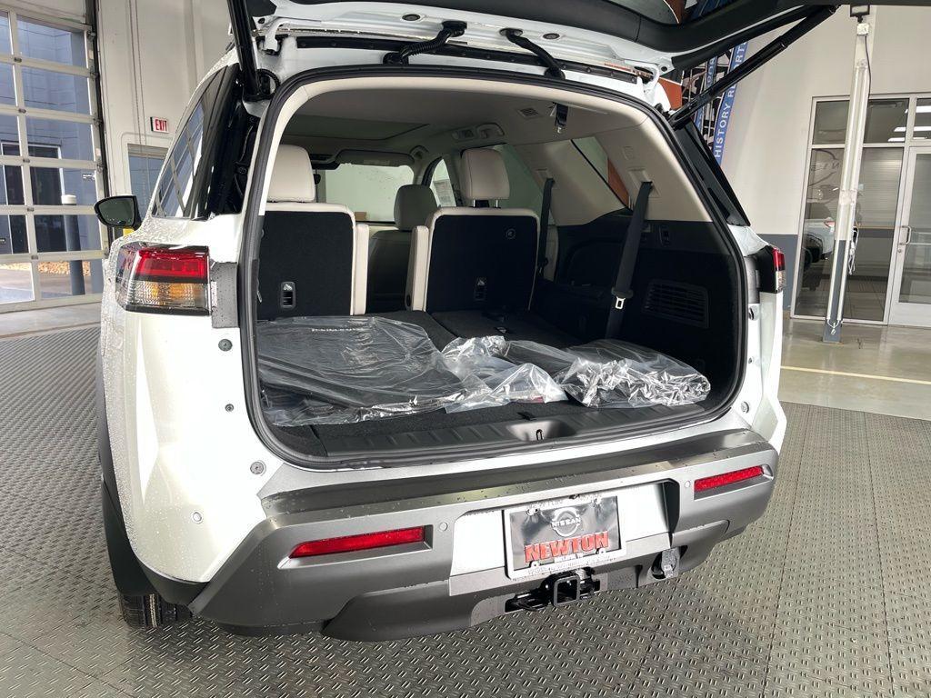 new 2026 Nissan Pathfinder car, priced at $43,992