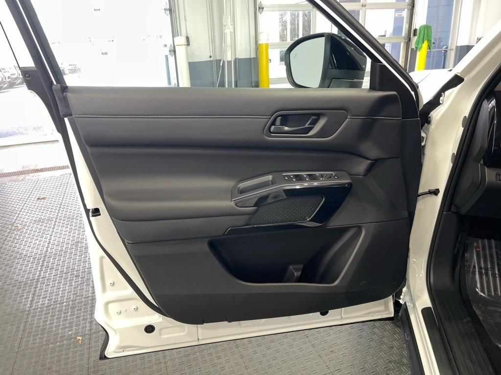 new 2026 Nissan Pathfinder car, priced at $37,569