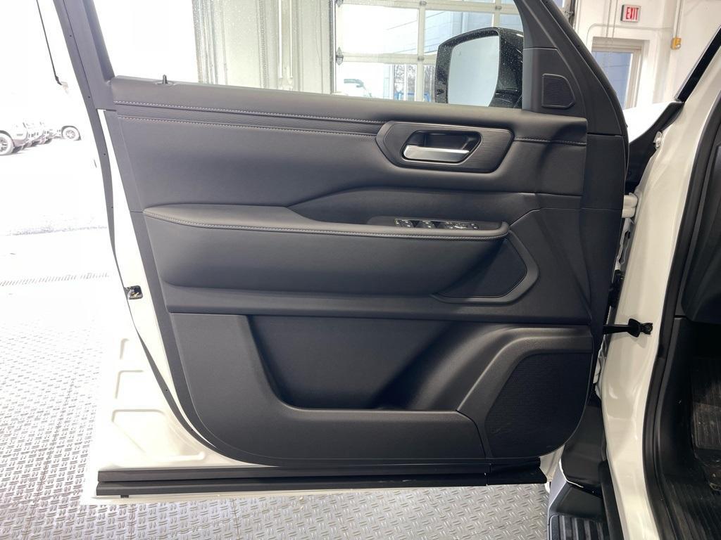 new 2026 Nissan Armada car, priced at $61,123