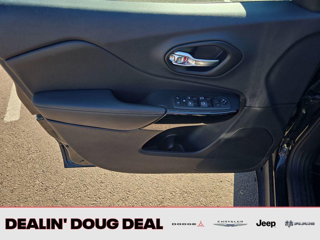 used 2023 Jeep Cherokee car, priced at $23,495