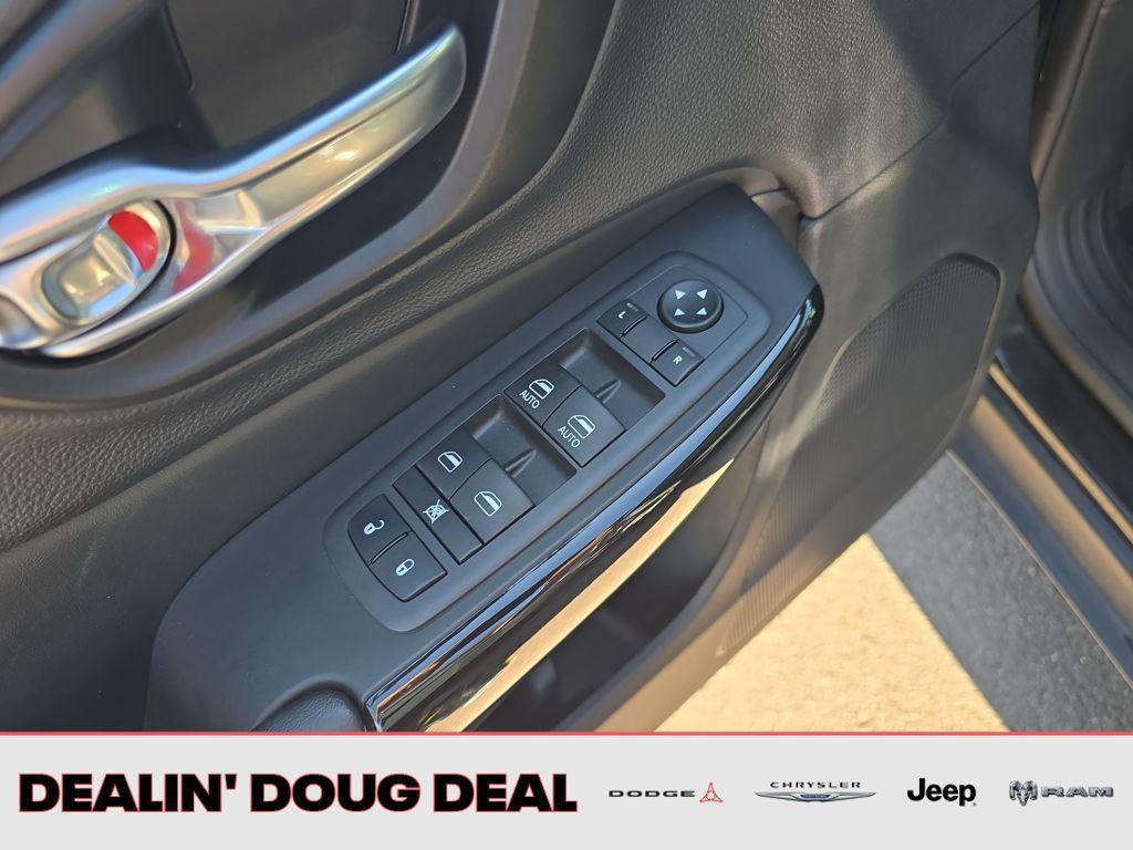 used 2023 Jeep Cherokee car, priced at $23,495