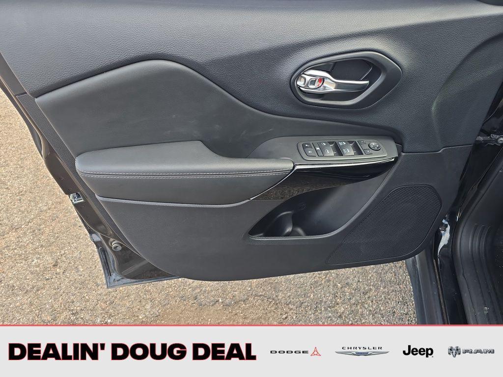 used 2023 Jeep Cherokee car, priced at $22,695