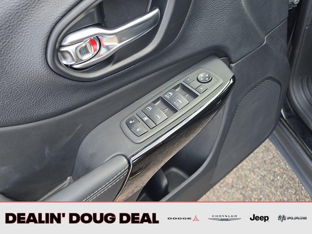 used 2023 Jeep Cherokee car, priced at $22,695