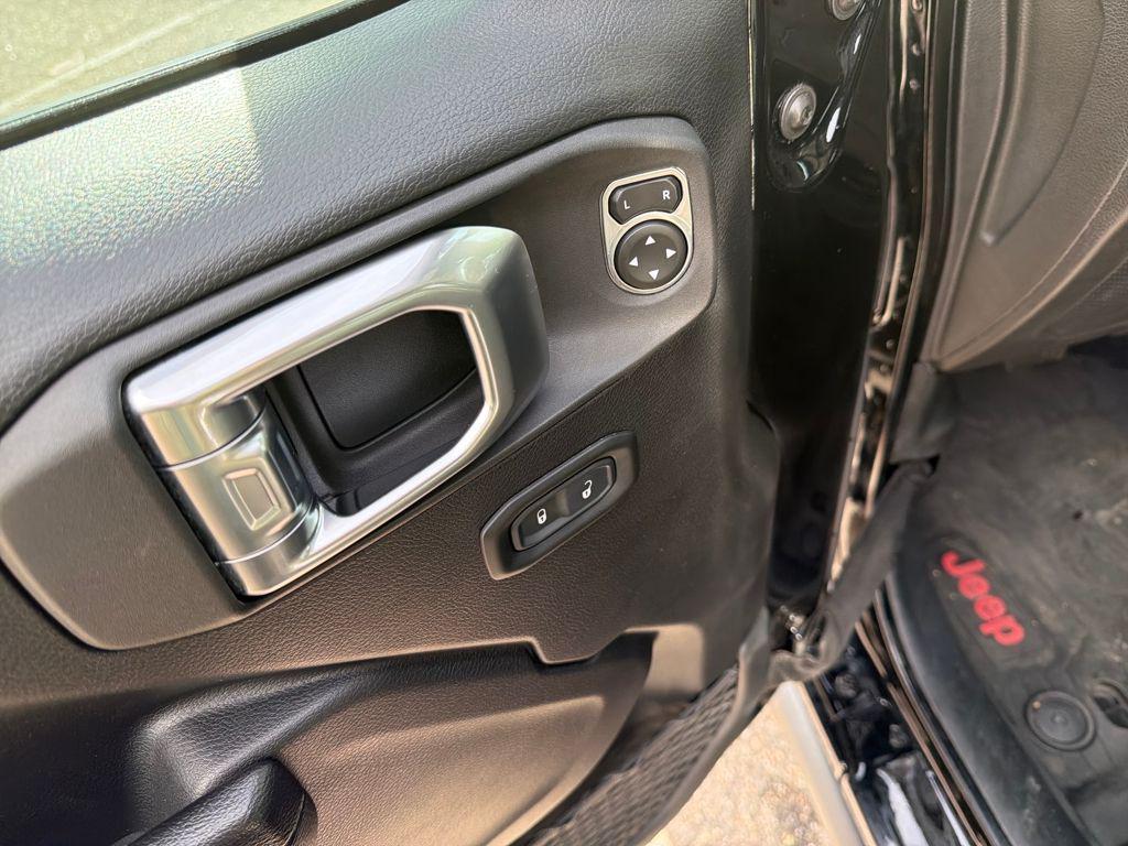 used 2021 Jeep Wrangler Unlimited car, priced at $36,995