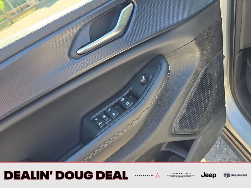 used 2023 Jeep Grand Cherokee car, priced at $25,495