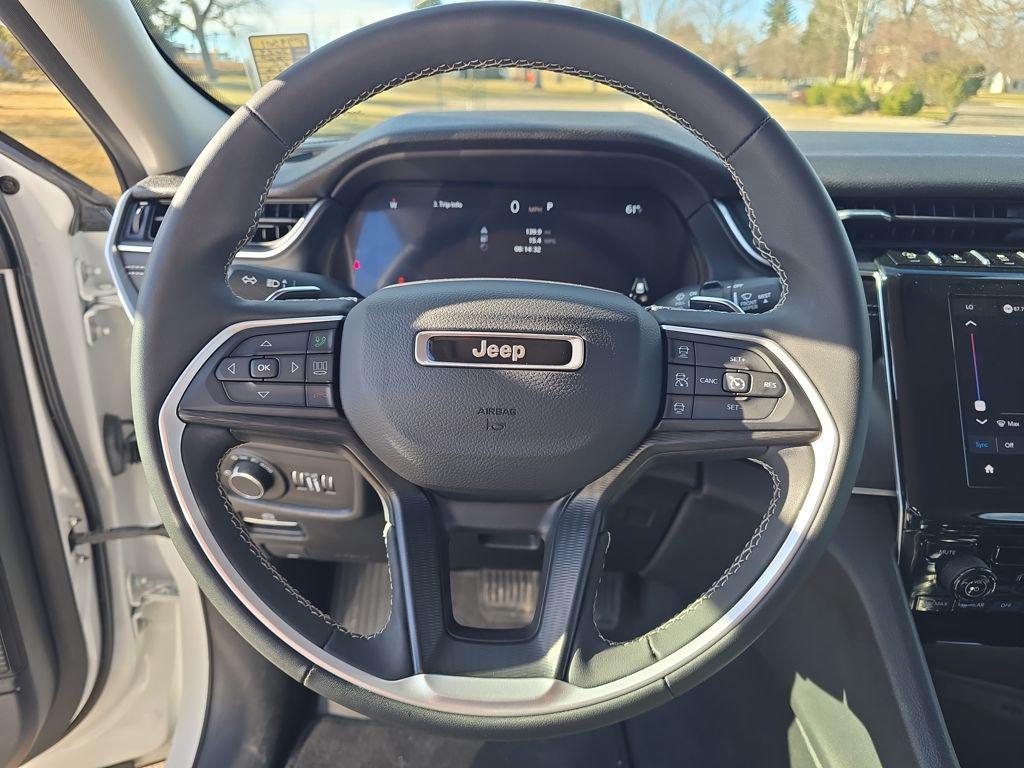 used 2023 Jeep Grand Cherokee car, priced at $25,995