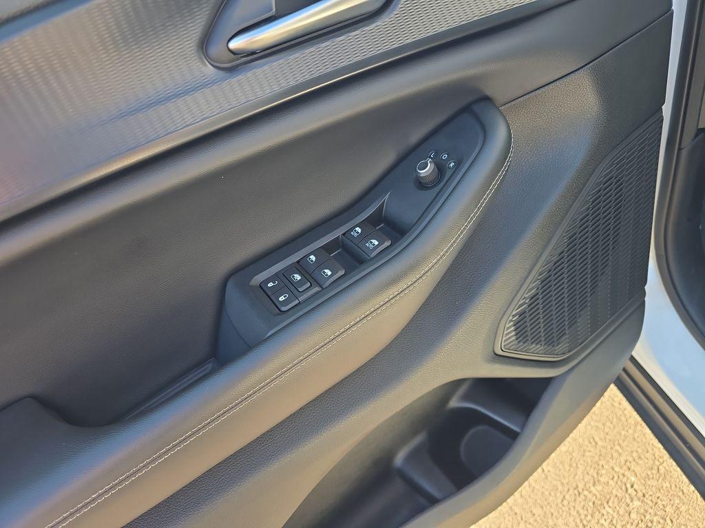 used 2023 Jeep Grand Cherokee car, priced at $25,995