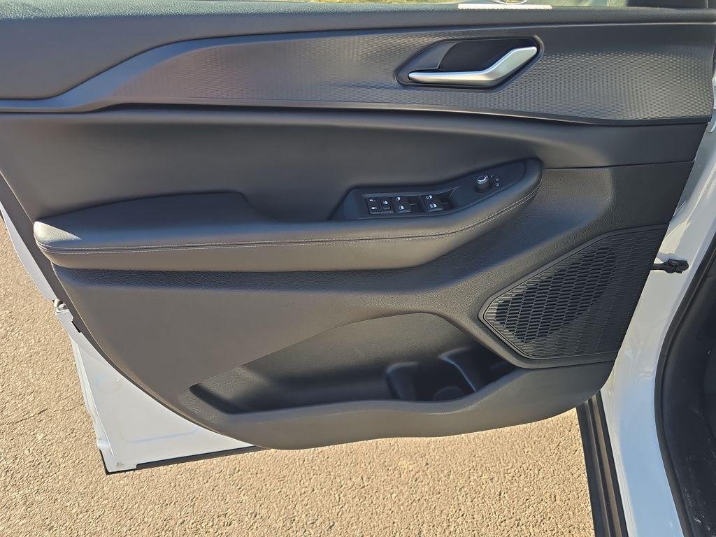 used 2023 Jeep Grand Cherokee car, priced at $25,995