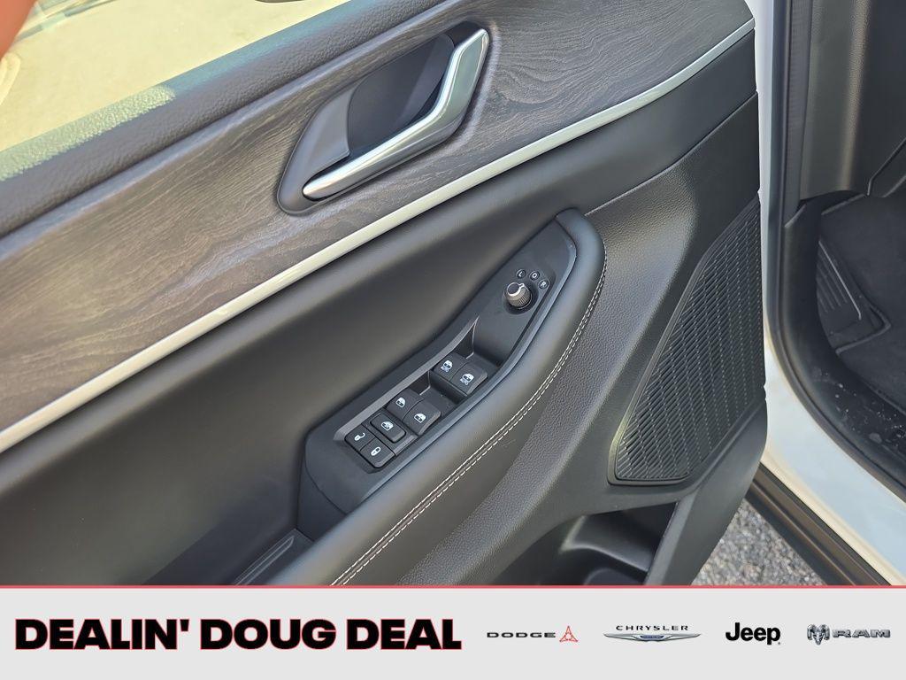 new 2026 Jeep Grand Cherokee car, priced at $46,088