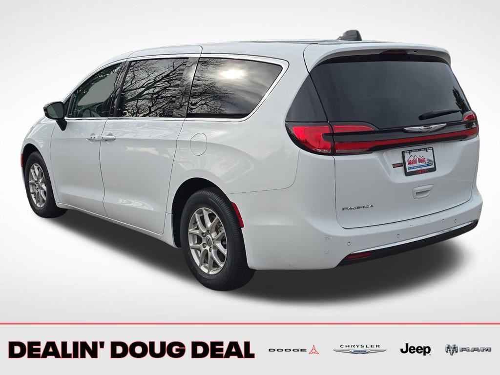 used 2024 Chrysler Pacifica car, priced at $28,595