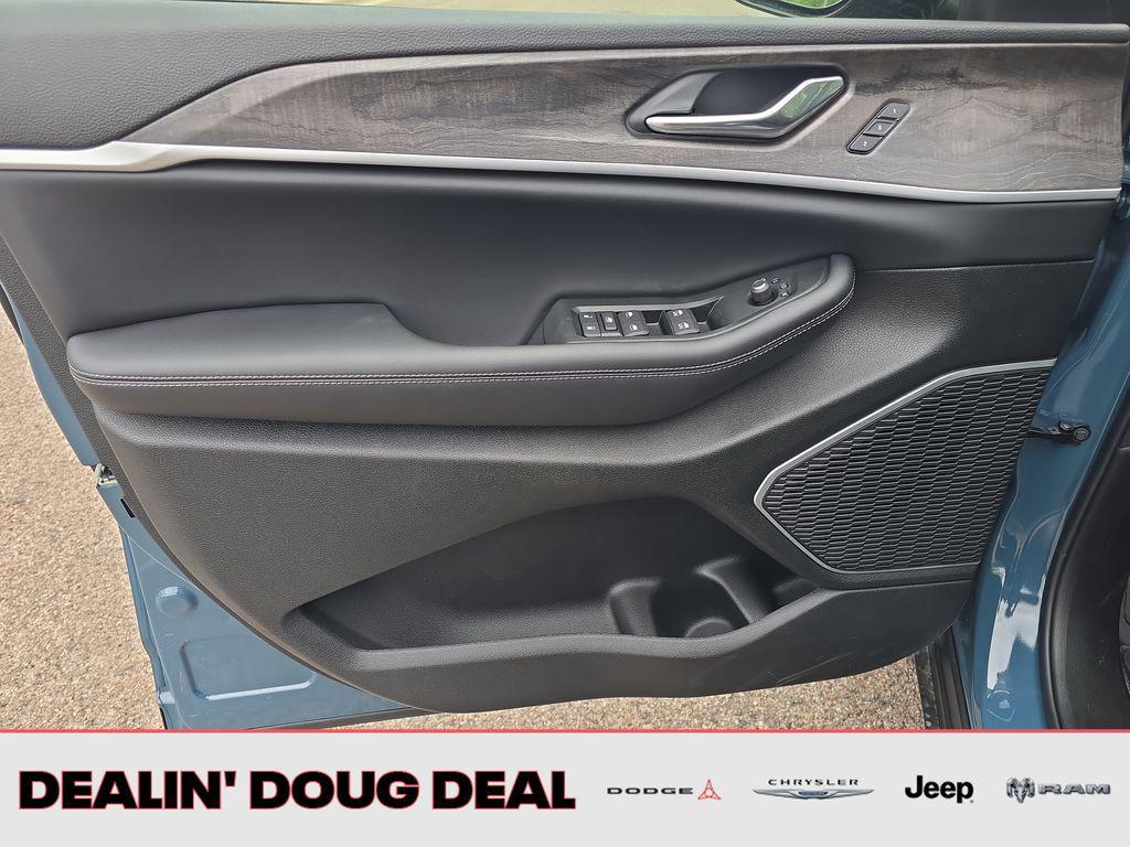 new 2026 Jeep Grand Cherokee L car, priced at $47,083