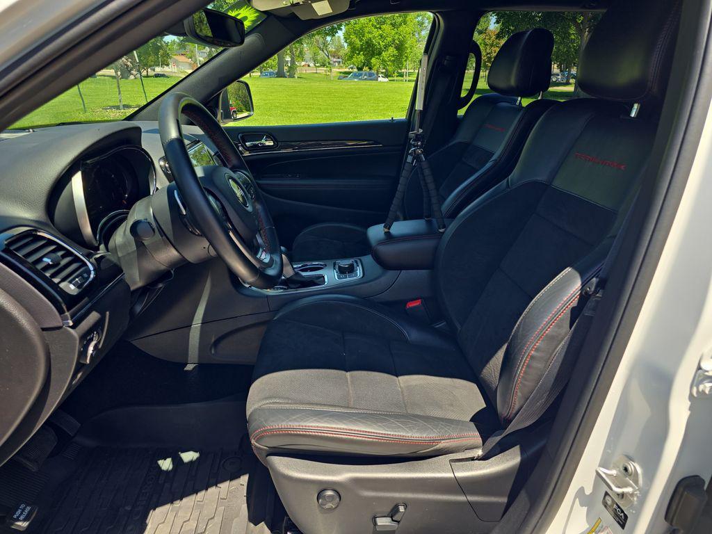 used 2021 Jeep Grand Cherokee car, priced at $34,494