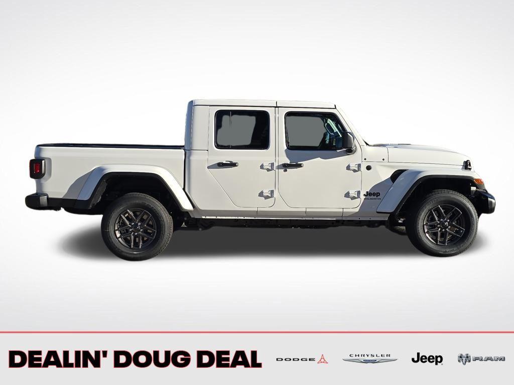 new 2026 Jeep Gladiator car, priced at $44,334