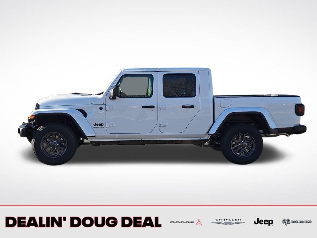 new 2026 Jeep Gladiator car, priced at $44,334