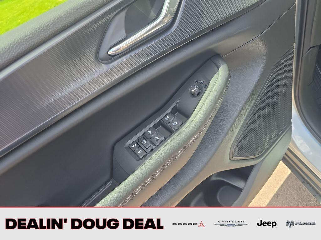 new 2025 Jeep Grand Cherokee L car, priced at $37,968