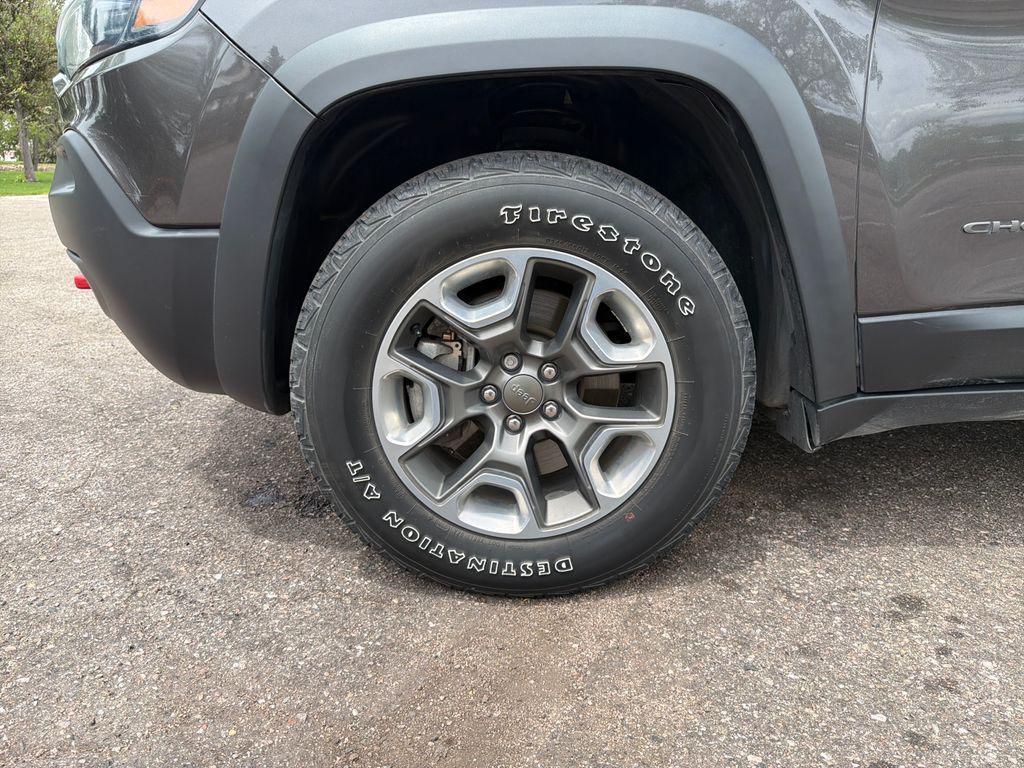 used 2019 Jeep Cherokee car, priced at $22,594