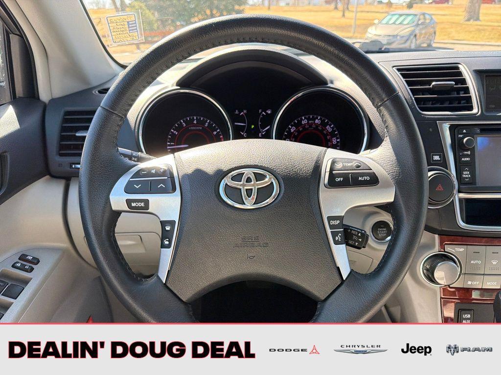 used 2013 Toyota Highlander car, priced at $17,295