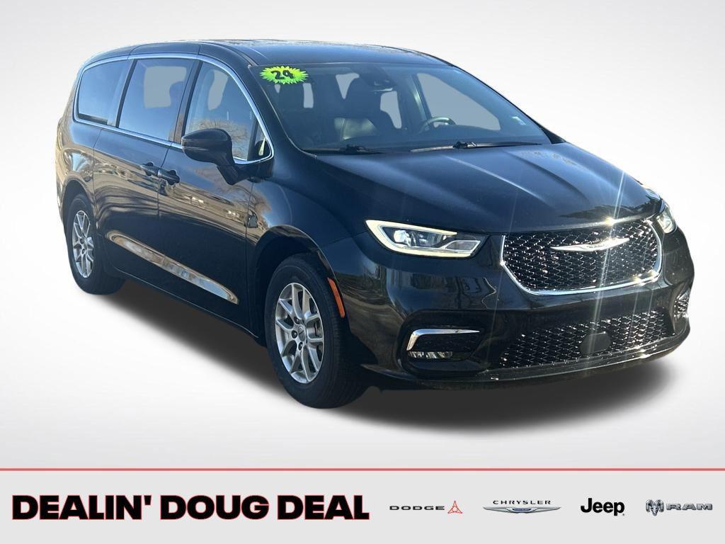 used 2024 Chrysler Pacifica car, priced at $28,495
