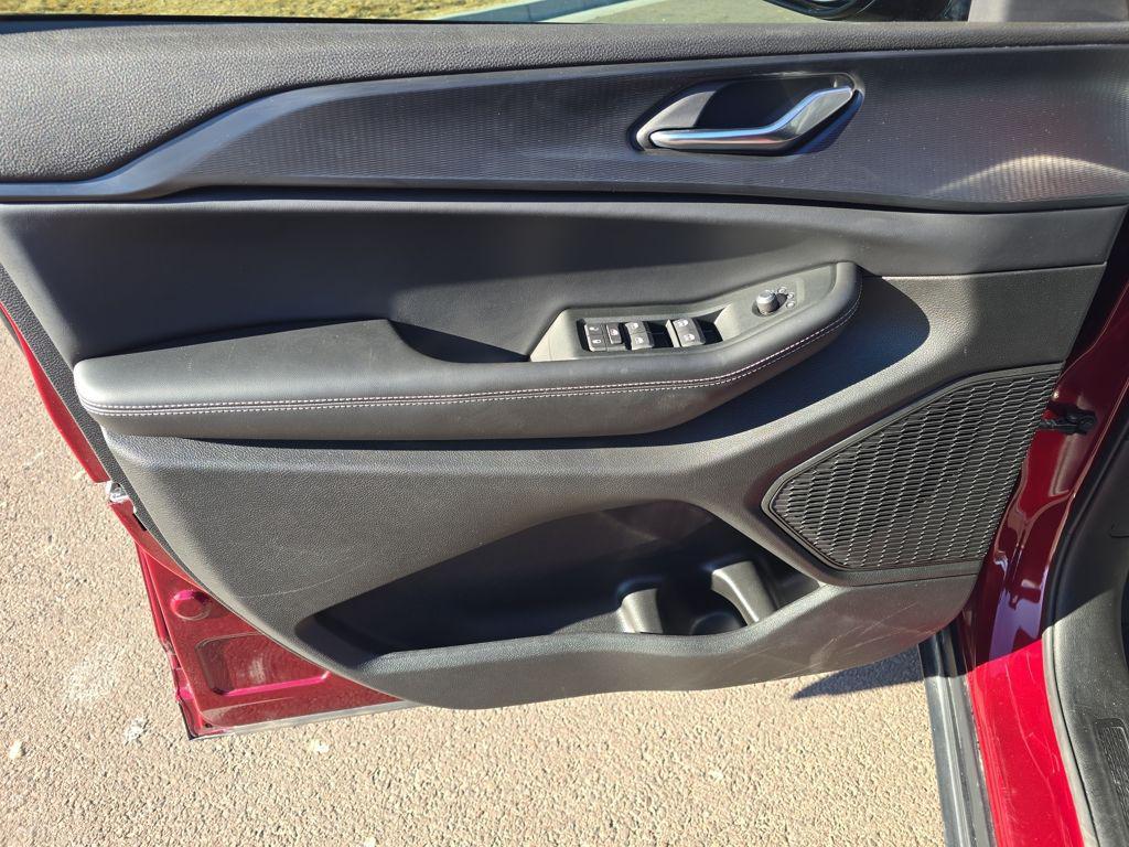 used 2025 Jeep Grand Cherokee L car, priced at $41,895