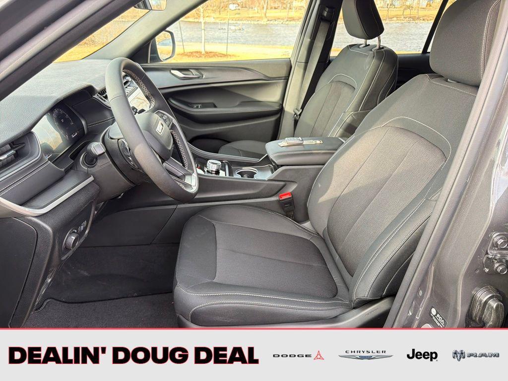 new 2026 Jeep Grand Cherokee car, priced at $41,928