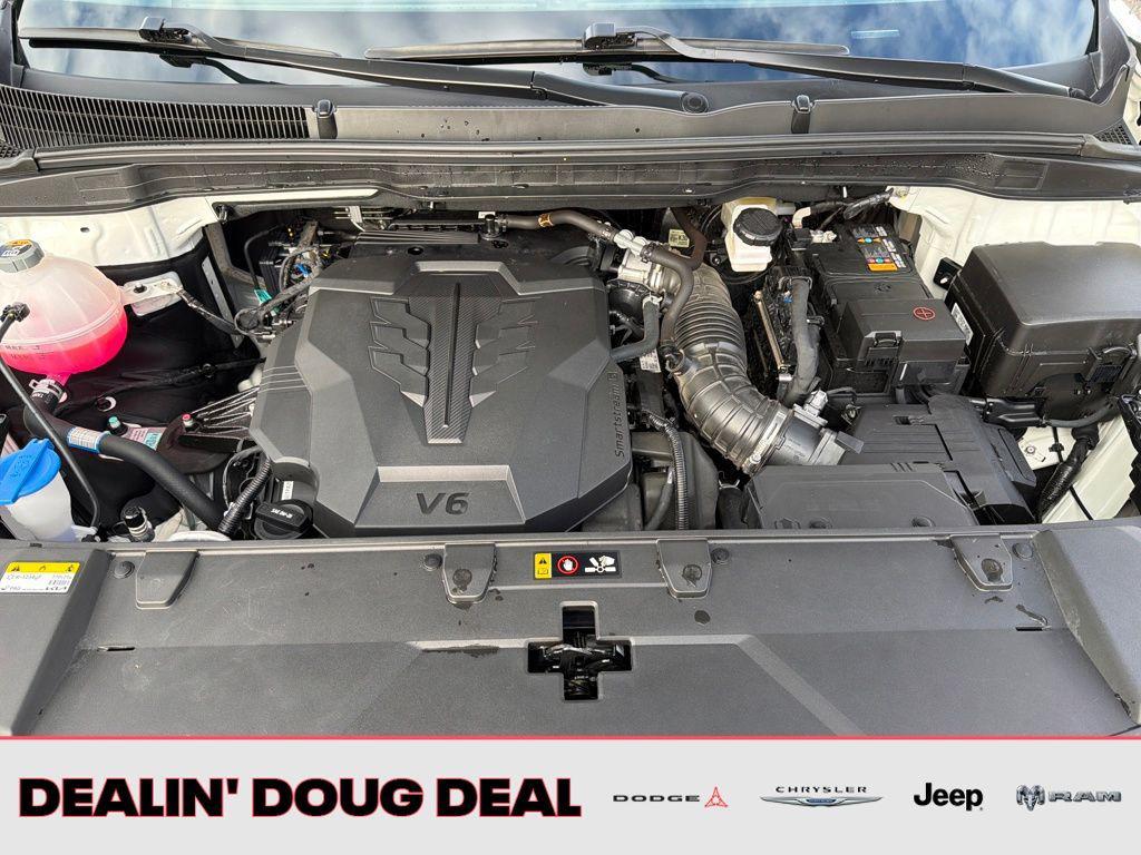 used 2024 Kia Carnival car, priced at $28,995