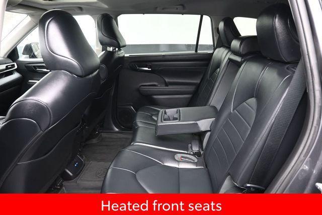 used 2022 Toyota Highlander car, priced at $36,055