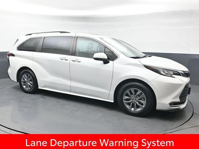 used 2022 Toyota Sienna car, priced at $29,998