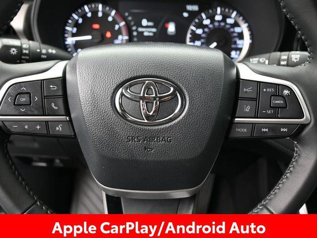 used 2025 Toyota Highlander car, priced at $39,880