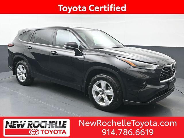 used 2025 Toyota Highlander car, priced at $38,553