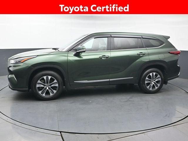 used 2023 Toyota Highlander car, priced at $38,498