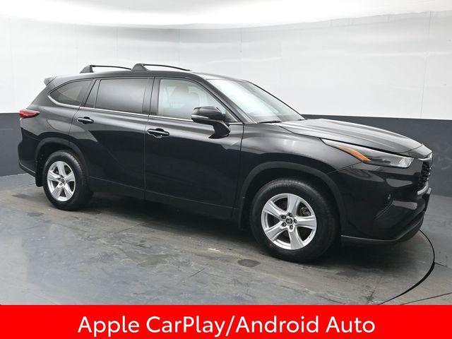 used 2022 Toyota Highlander car, priced at $32,436