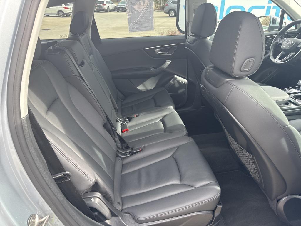 used 2024 Audi Q7 car, priced at $41,995
