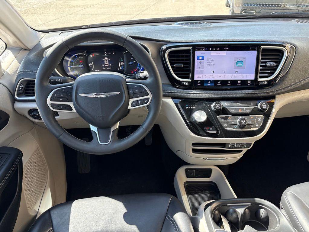 used 2023 Chrysler Pacifica Hybrid car, priced at $24,494
