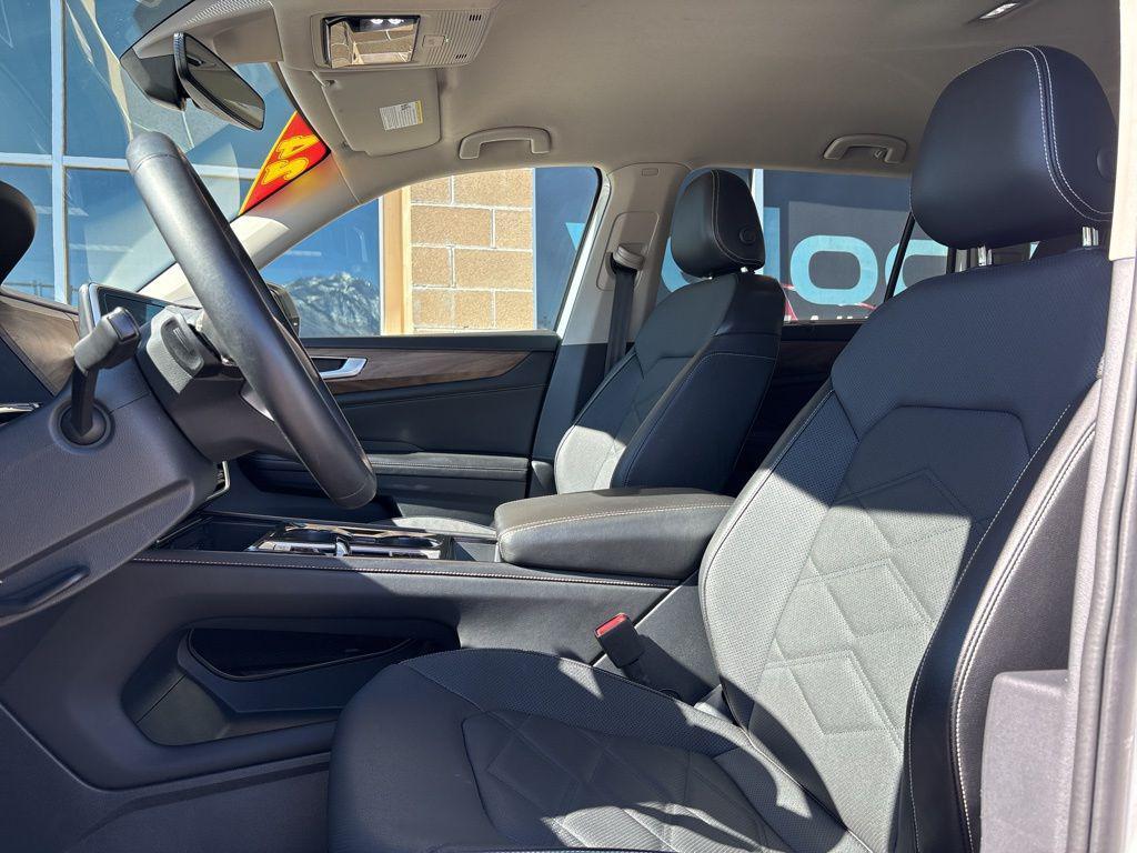used 2024 Volkswagen Atlas car, priced at $26,995
