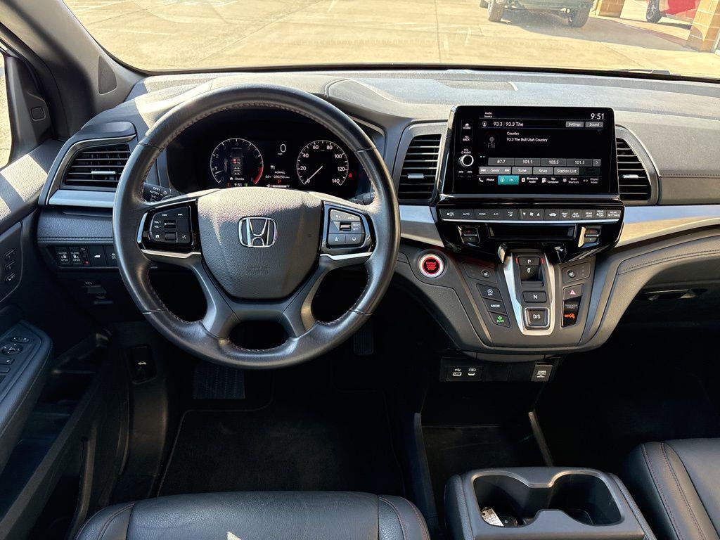 used 2025 Honda Odyssey car, priced at $37,595
