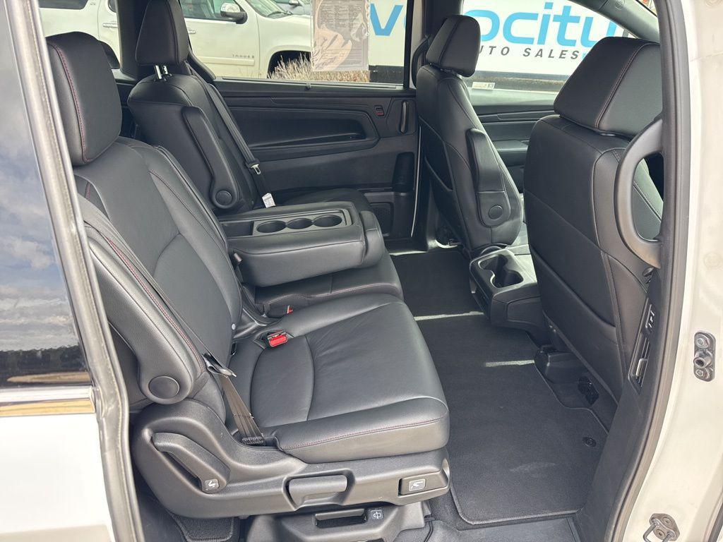 used 2025 Honda Odyssey car, priced at $37,995