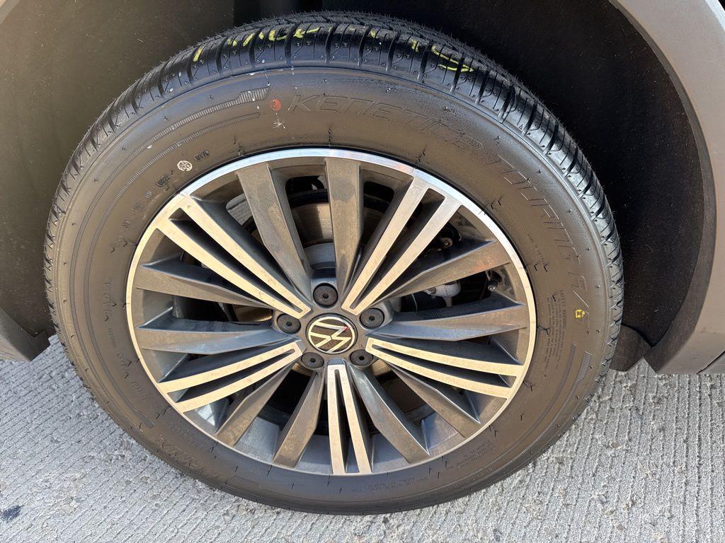 used 2024 Volkswagen Tiguan car, priced at $22,995